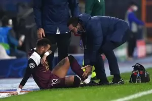 Контузия на Неймар помрачи победата на ПСЖ в Истанбул