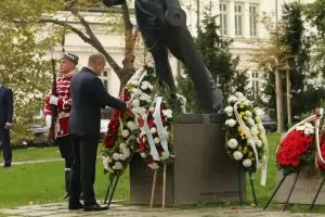 Радев: България има нужда от най-малко 16 нови изтребителя