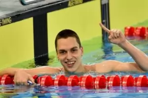 17-годишен наш плувец покри норматива за Токио с рекорд