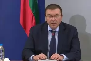 Здравният министър: Справяме се с контрола на COVID-19