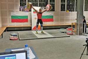 Истинско голямо състезание по вдигане на тежести не е провеждано