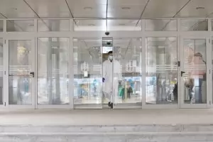 3327 са новозаразените у нас