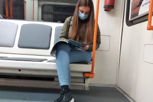 Седмицата започва с добри данни  подсказващи затихване на петата вълна на