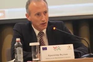 БАН се обиди на министъра за внушенията, че учените не работят