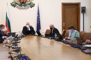 На фона на постоянни уверения че правителството се справя със