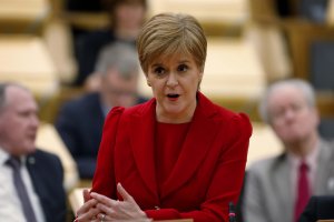 Премиерът на Шотландия Никола Стърджън заяви че подкрепя провеждането на нов