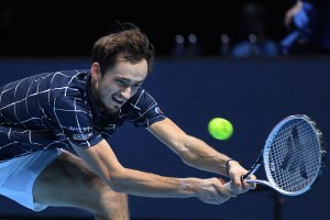 Поставеният под №4 Даниил Медведев нанесе тежък удар по световния