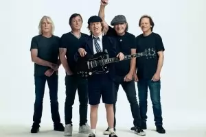 AC/DC се завръщат на сцената след 7 години