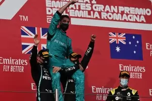 "Мерцедес" спечели 7-а поредна титла при конструкторите в F1