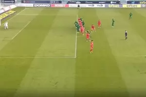 "Лудогорец" си върна върха с автогол и гол от засада