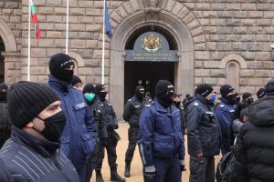 Основната заплата на най висшата професионална длъжност главният секретар на МВР