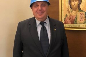 Ако хлапе се плези на батко си а той му отвърти шамар