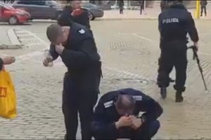 Когато преди година и половина полицаи се самообгазиха със собствения