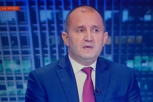 Напрежение пред БНТ преди участието на президента Румен Радев в