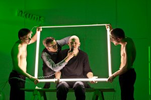 От хилядолетия светът ни е стъпил върху големите си сюжети