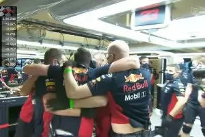 Макс Верстапен ще стартира пръв в последното състезание от F1