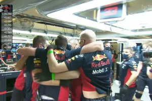 Пилотът на Ред Бул Макс Верстапен спечели полпозишън за последното