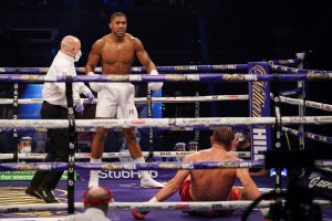 В съботната нощ на 12 декември 1000 души на трибуните