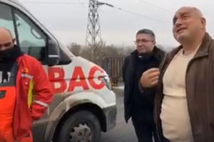 Премиерът Бойко Борисов отново отиде в почивен ден да провери