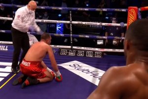 Кубрат Пулев бе нокаутиран в 9 ия рунд на мача за