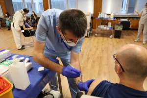 Новите случаи на инфектирани с коронавирус са 2957 за последното