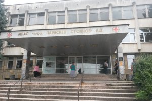 Болниците в страната продължават да изнемогват в условията на епидемия