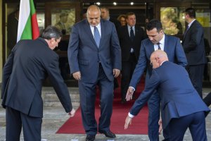 Спорът с Македония изкарва на преден план всички слабости на