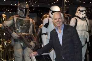 Британският актьор Джереми Бълок който играе Боба Фет най опасния ловец на