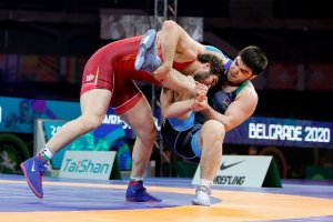 Българските национални отбори по борба спечелиха общо пет медала от