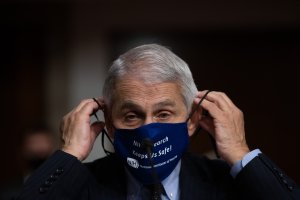 Експертът по инфекциозни болести доктор Антъни Фаучи ще се присъедини