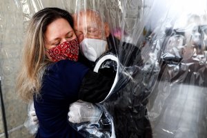 На 31 декември 2019 г сутринта в международния новинарски обмен