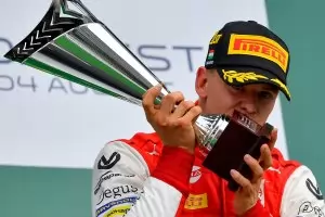 "Хаас" пуска Мик Шумахер във Формула 1 от 2021 г.