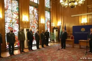 Каракачанов обяви за патриотично дело сделка без търг за 50 млн. лв.
