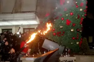 Албанският вътрешен министър подаде оставка
