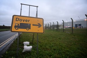 Заради ограниченията за пътувания и затворените граници във Великобритания и