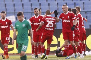 Дебютантът в елитното футболно първенство ЦСКА 1948 затвърди позициите си