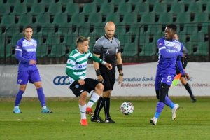 Заради изключително слабо представяне елитният футболен съдия Петър Костадинов беше