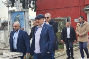 Тук съм за да кажа че обявяваме война на битовата