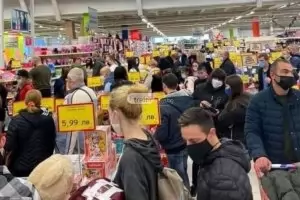 Полиция ще дежури пред големите магазини в Пловдив