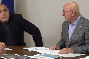 През последните седмици министърът на околната среда и водите Емил