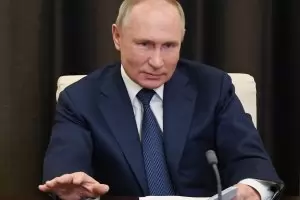 Чиновници са принуждавани в Москва
да се ваксинират експериментално