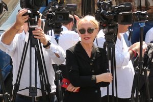 Антоанета Николова е дългогодишен журналист Завършила е комуникации в Италия и