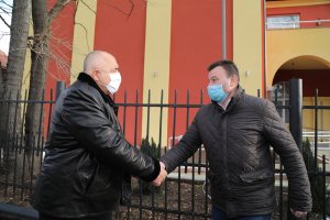 Викове Оставка и Мафия стреснаха премиера Бойко Борисов по време