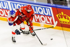 Международната федерация по хокей на лед  IIHF обяви че отнема от Минск домакинството