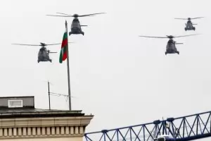 Правителството превръща 4 хеликоптера Кугър в медицински