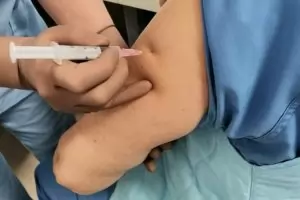 Първите ваксини на Moderna идват у нас на 13 януари