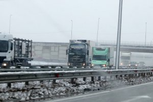 От 1 февруари камионите и автобусите които са длъжни да