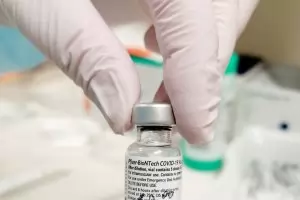 Здравното министерство отрече да прилага ваксини с изтекла годност
