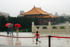 Китай предупреди че опитите на Тайван да търси независимост означават