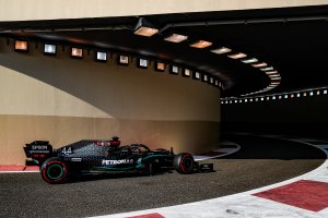 Преговорите за нов договор между 7 кратния световен шампион Люис Хамилтън